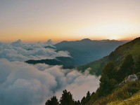 韩漫屋如果看着“很确定”：先回到细节堆叠是不是在遮住主线，再把评论区当二次文本复盘（不费劲但很管用）